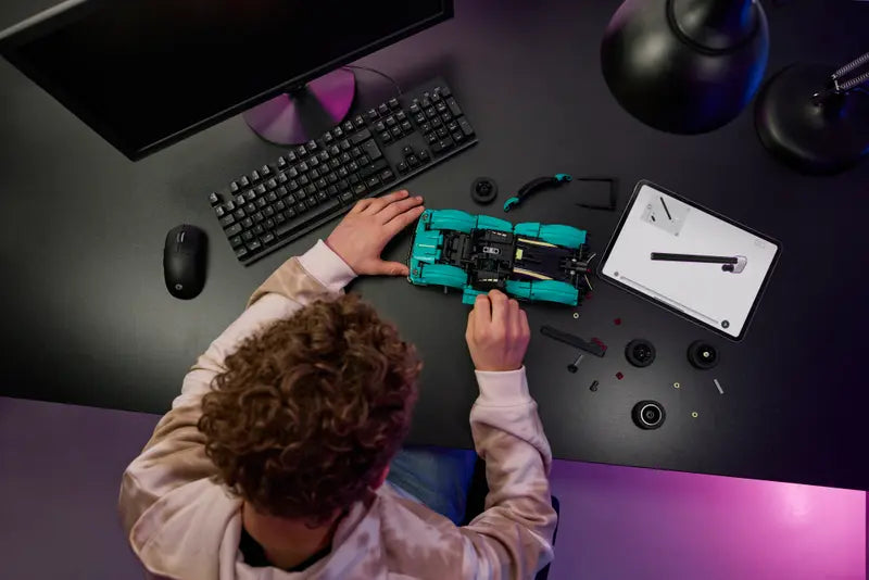 Aston Martin F1 Valkyrie LEGO Technic Race Car