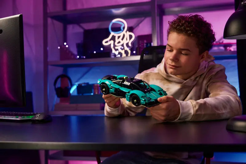 Aston Martin F1 Valkyrie LEGO Technic Race Car