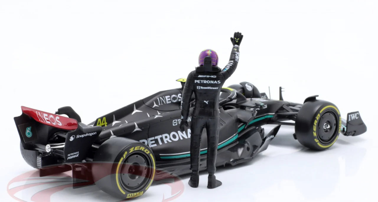 Mercedes AMG Petronas F1 Team Burago Lewis Hamilton 1/24 Scale Model Racing Car With Figure